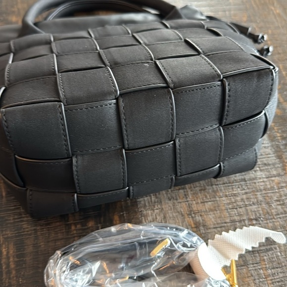 Melie Bianco Lyndsey Vegan Leather Woven Crossbody Purse Black NWT Anthropology - Picture 5 of 7